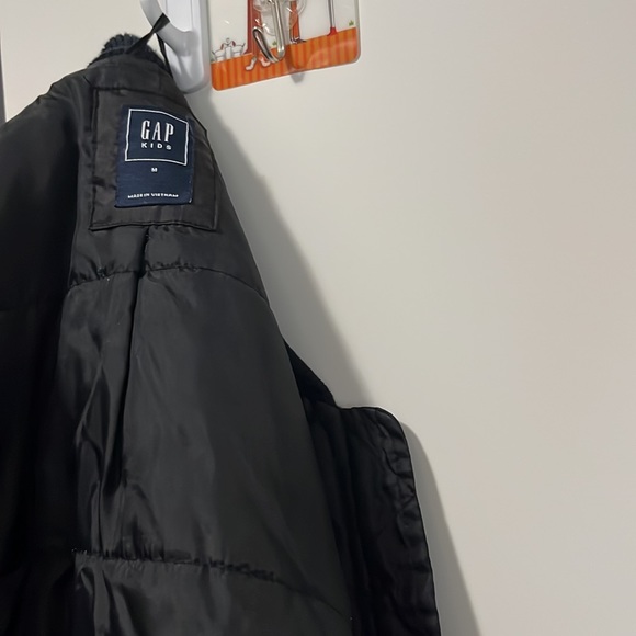 Kids fur looking jacket, so stylish, makes your kids stand out. Super cool look - Picture 2 of 3